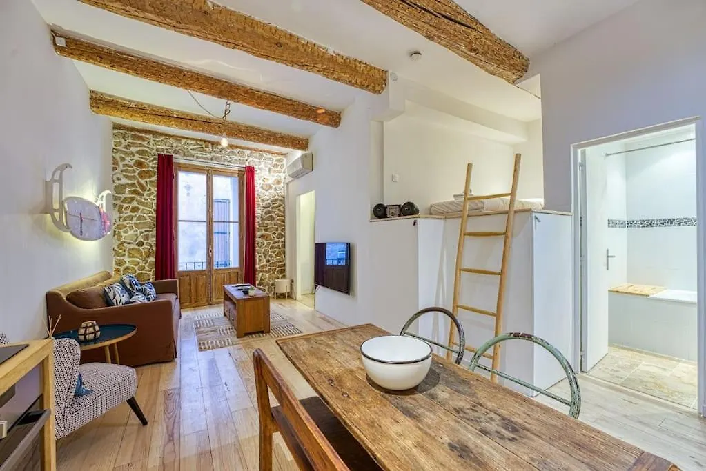 New - 1 Bed Apt Central Antibes 0*,
